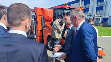 Министр науки и высшего образования Валерий Фальков сегодня посетил предприятия «Кургандормаш» и «Курганприбор».