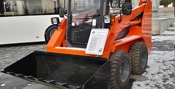 Кургандормаш представил свою технику полномочному представителю Президента России в УрФО Николаю Цуканову и главам соседних регионов