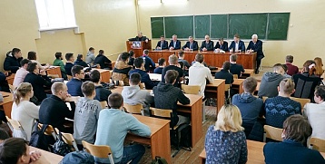 Руководители крупных промышленных предприятий города пришли в гости к студентам технических специальностей Курганского госуниверситета